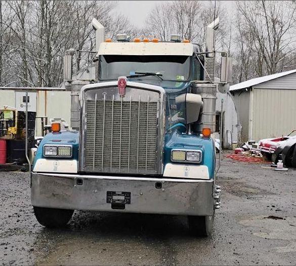 Used 2015 KENWORTH W900L with a 2019 TRAILSTAR DUMP