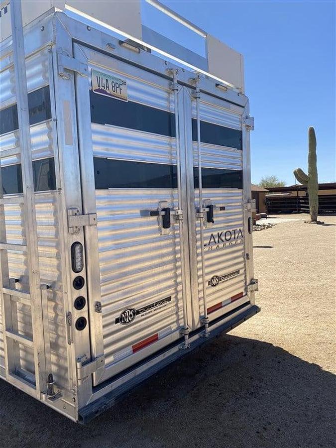 Used 2022 Lakota Charger Edition Stockback 6 Horse Trailer with Living Quarters