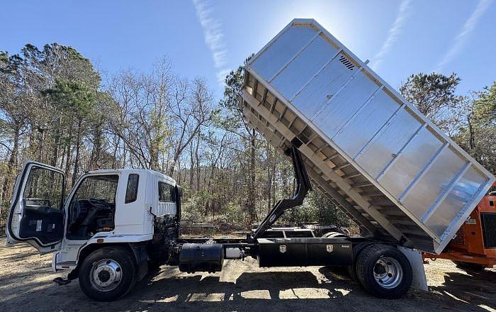 Used 2010 Mitsubishi Fuso FK260