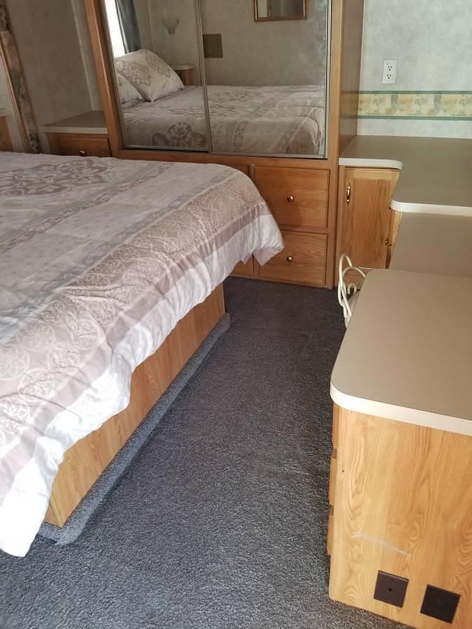 Used 2001 Condor R Vision