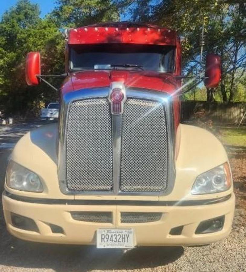 Used 2013 Kenworth T660