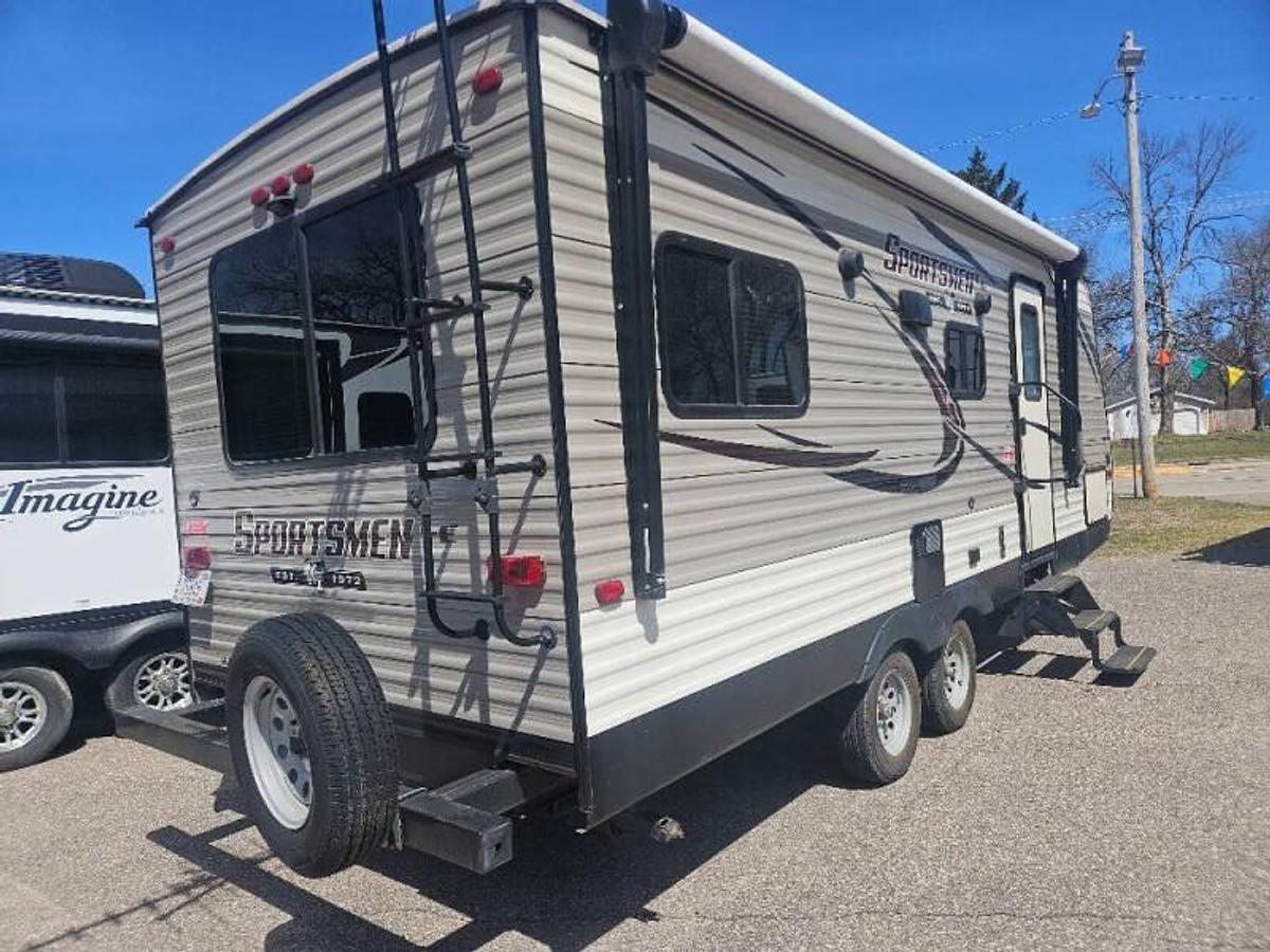 Used 2018 KZ Sportsman Travel Trailer