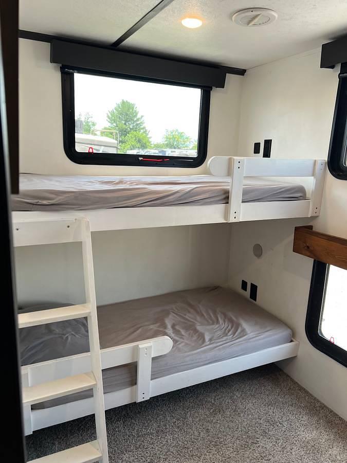 Used 2021 Keystone Montana High Country 351BH Fifth Wheel