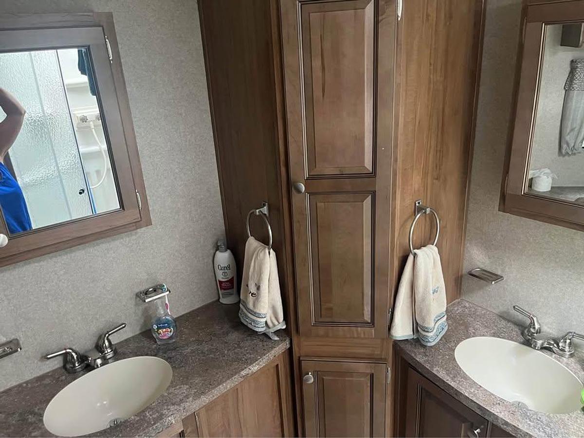 Used 2018 Forest River Rockwood Windjammer