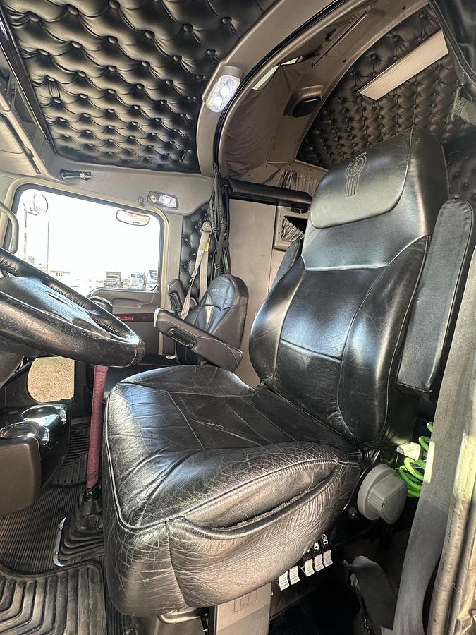 Used 2019 Kenworth W900