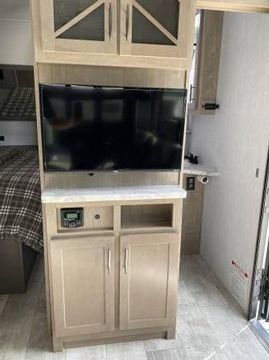 Used 2021 Grand Design Momentum 21G