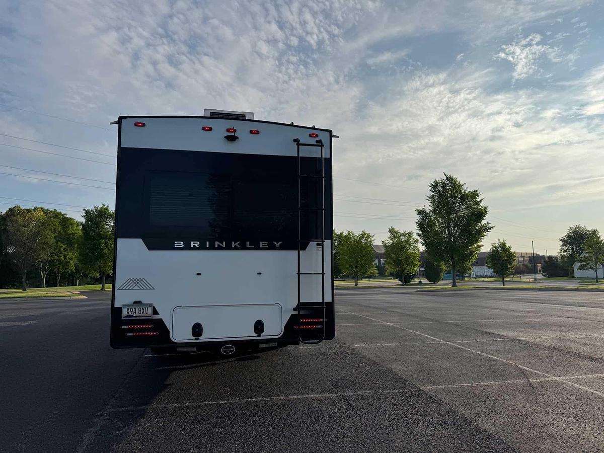 Used 2024 Brinkley Z3100