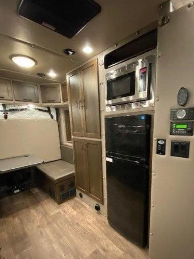 Used 2021 Volvo VNL64T300