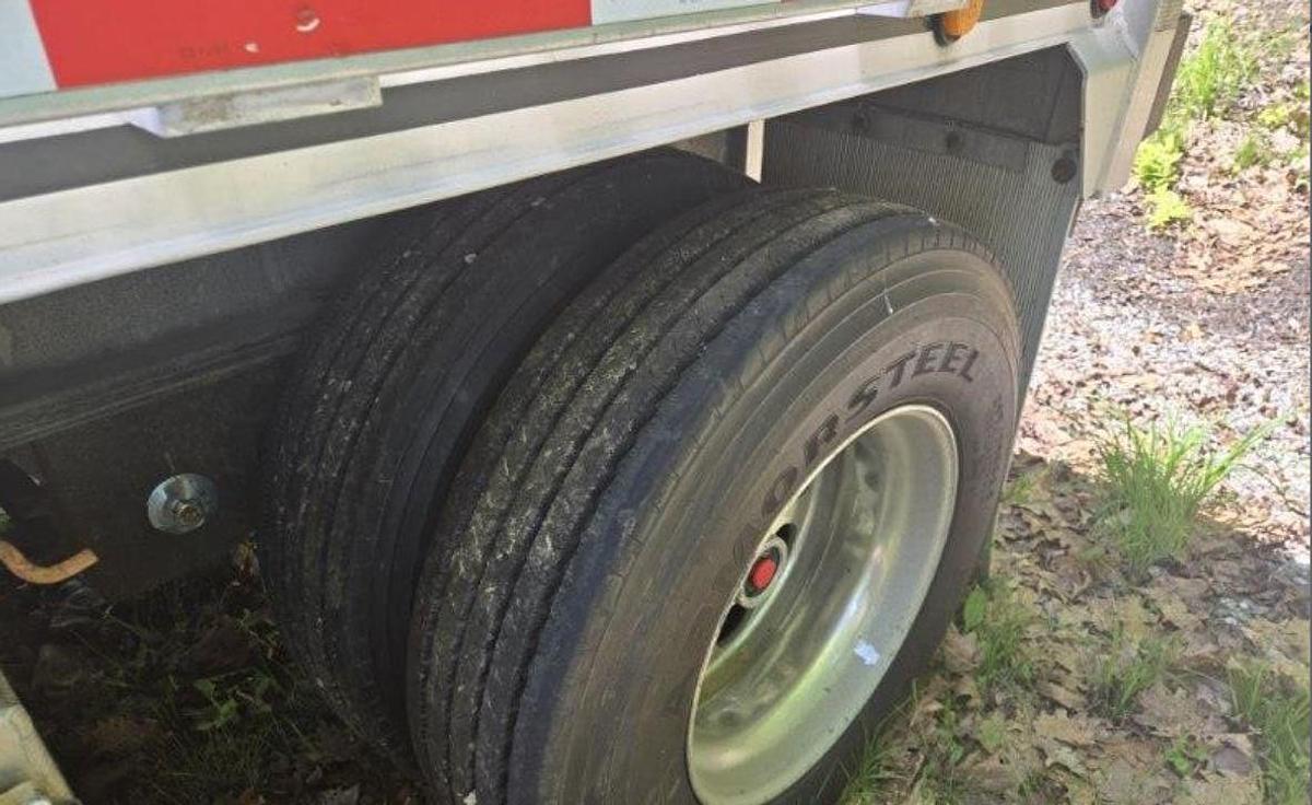 Used 2006 East 48' Aluminum Flatbed Trailer