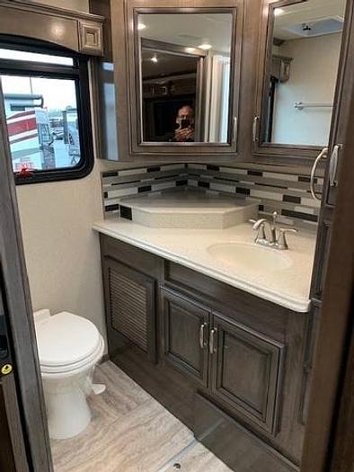 Used 2019 Holiday Rambler Navigator 38K