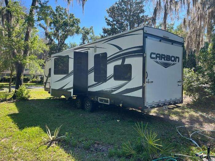 Used 2014 Keystone Carbon 31 Toyhauler