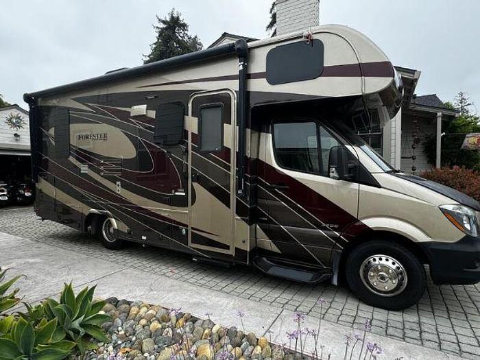 Used 2017 Forest River Forrester 2401R MBS