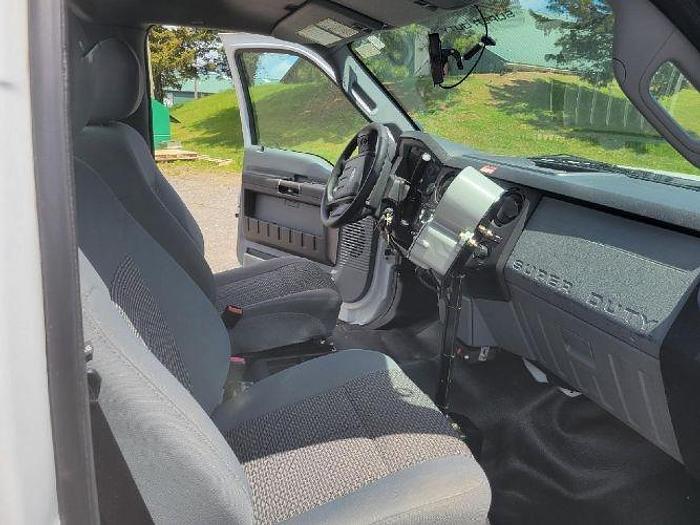 Used 2011 Ford F550 Mounted on Altec AT235