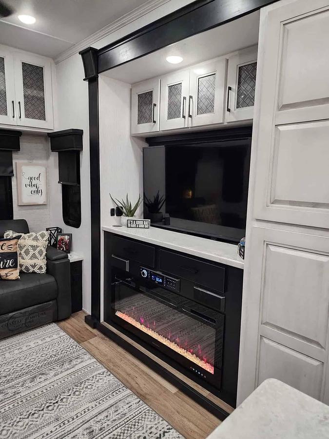 Used 2023 Heartland Big Horn 3700 RL