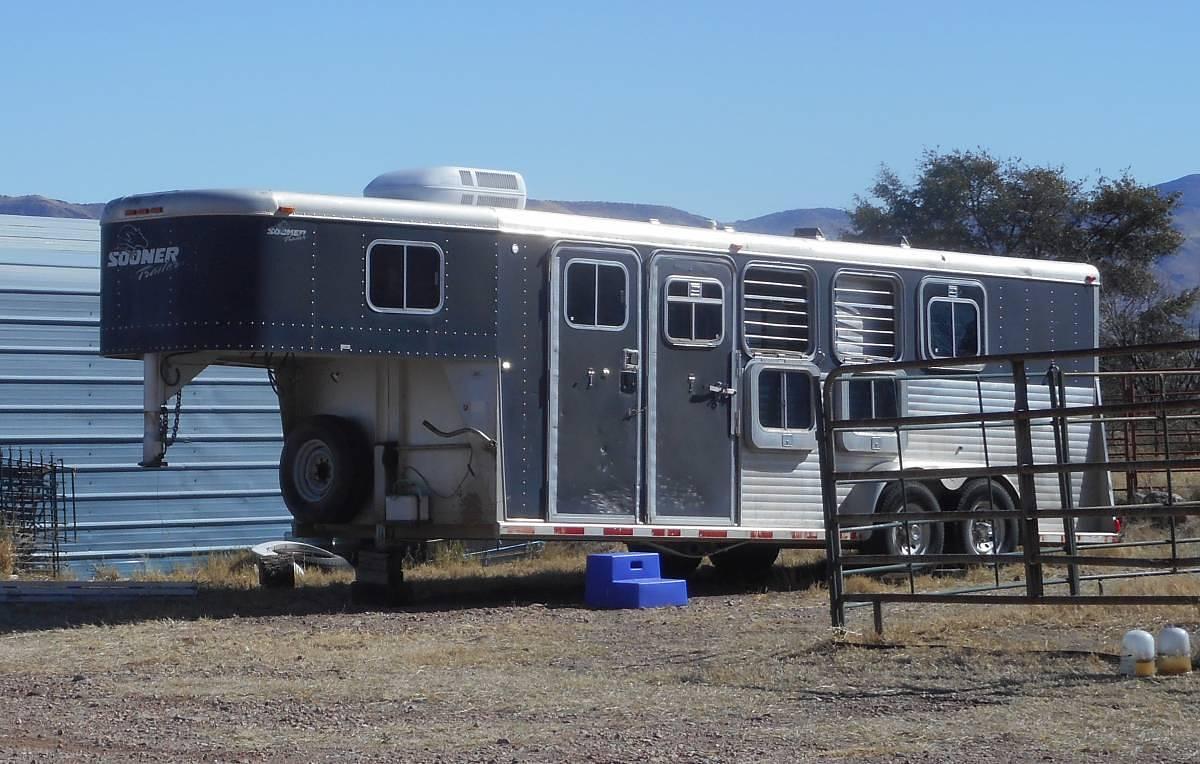 Used 1998 Horse Trailer