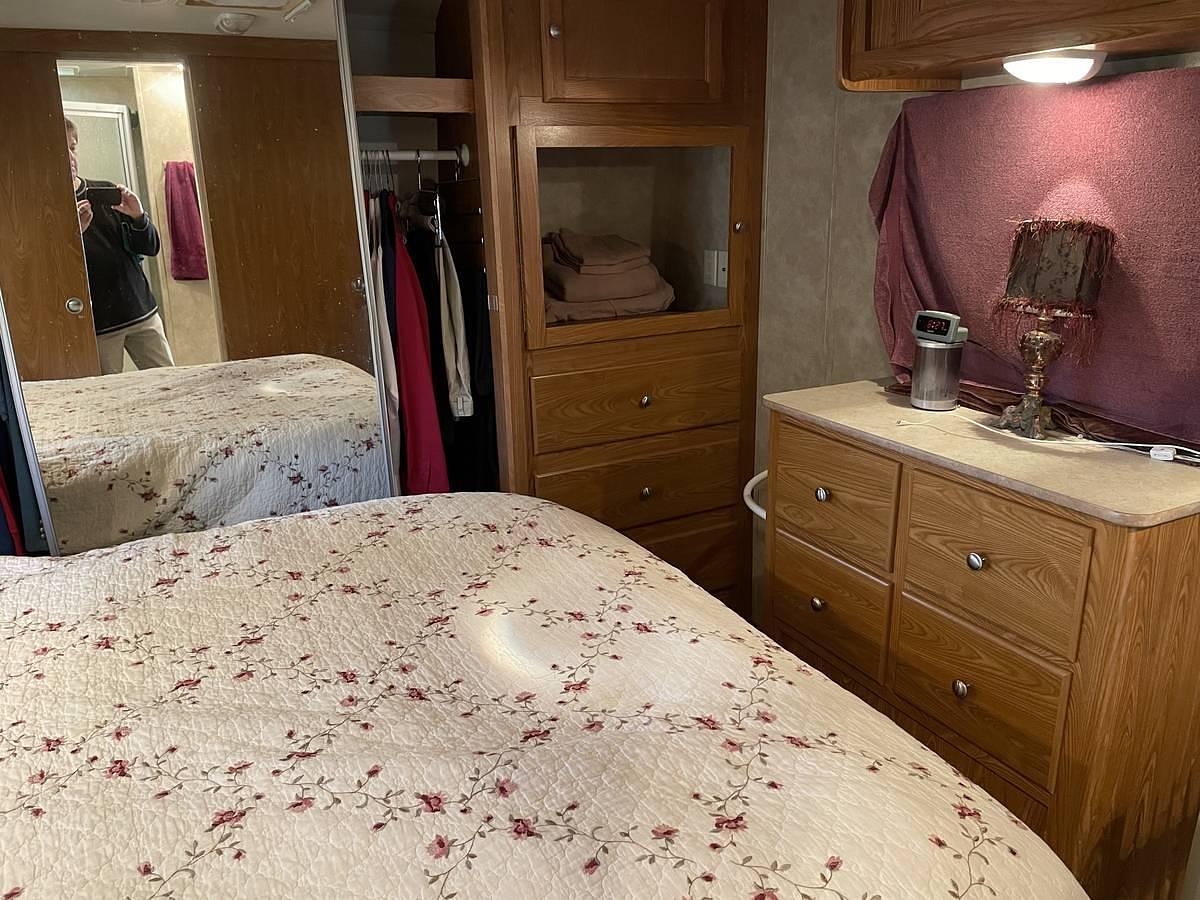 Used 2008 Thor Freedom Spirit 37Q Travel Trailer