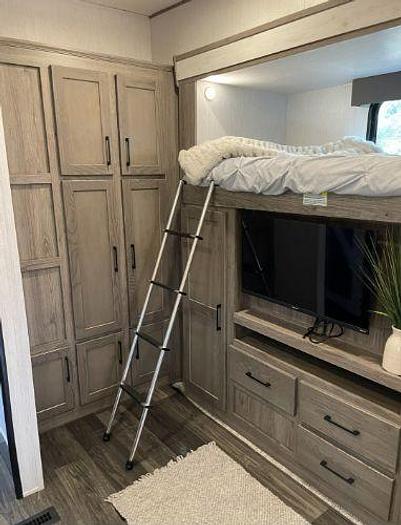 Used 2021 Heartland Elkridge 38RSRT