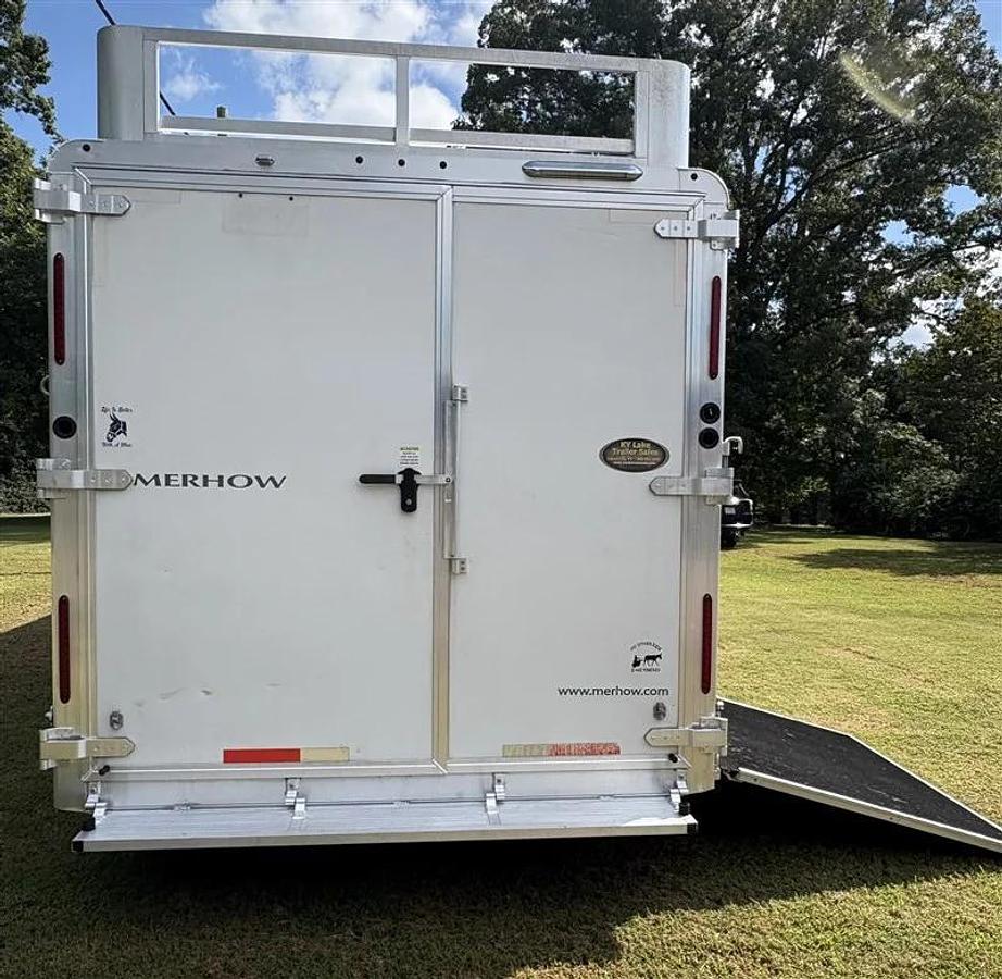 Used 2017 Merhow 4 Horse with Living Quarters