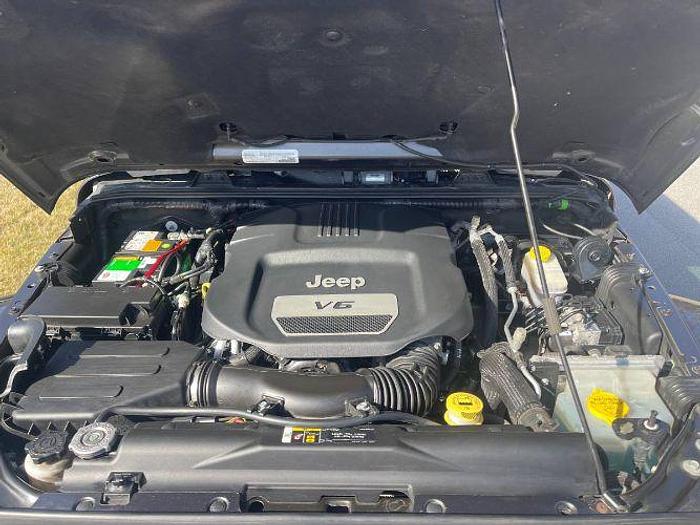 Used 2018 JEEP Wrangler Unlimited Sahara