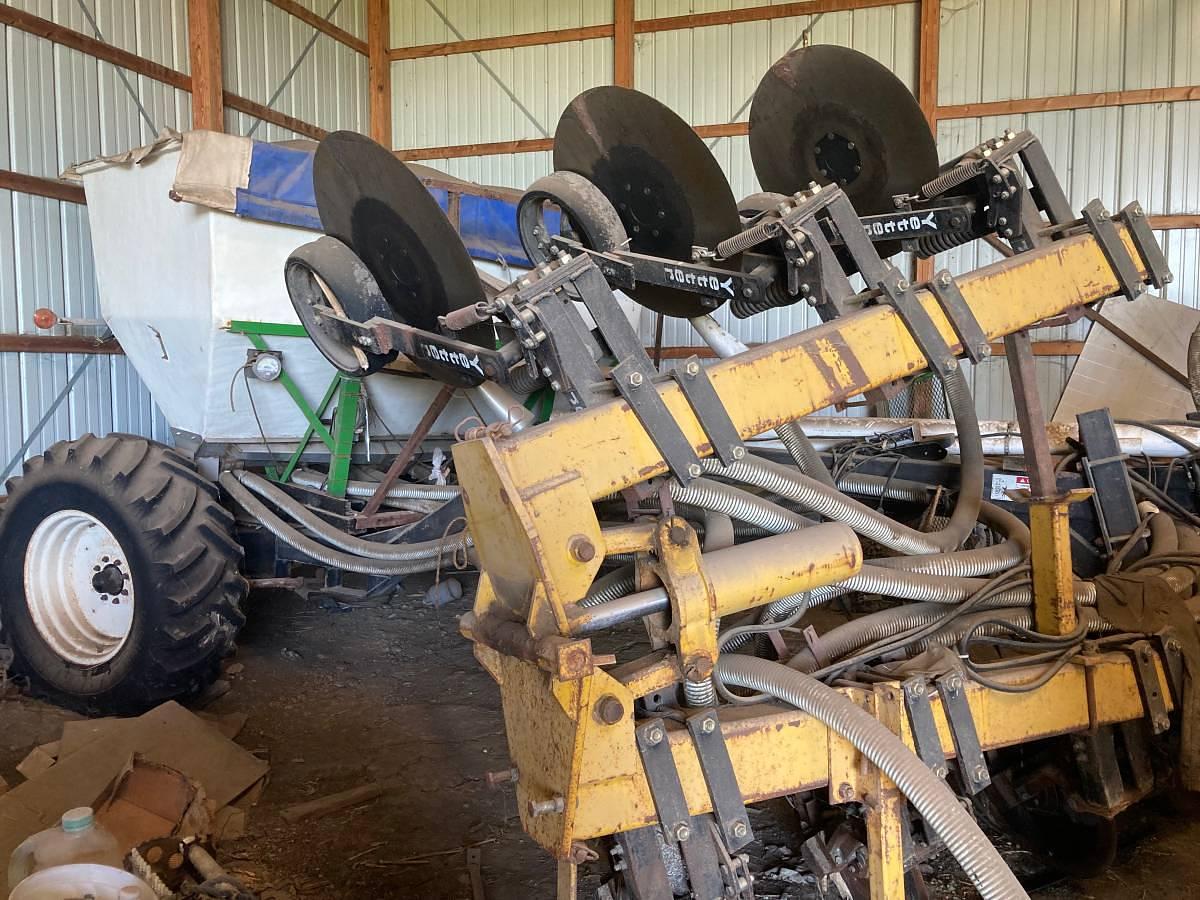 Used 2005 Montag S12B011 Fertilizer Applicator