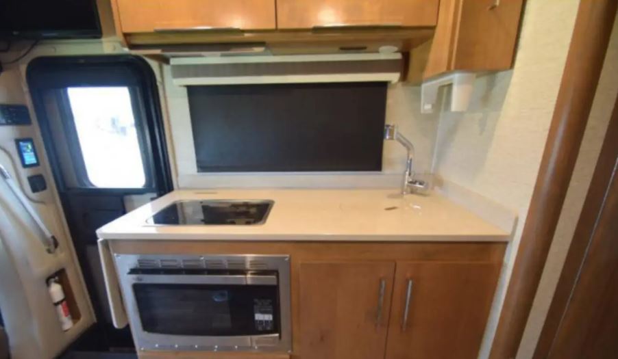 Used 2020 Tiffin Wayfarer 24TW