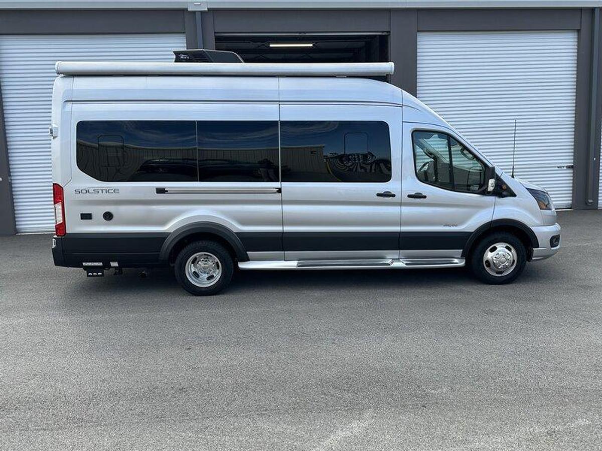 Used 2025 Jayco Solstice 21b