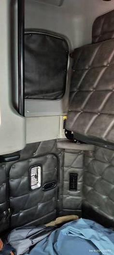 Used 2004 Freightliner Classic XL