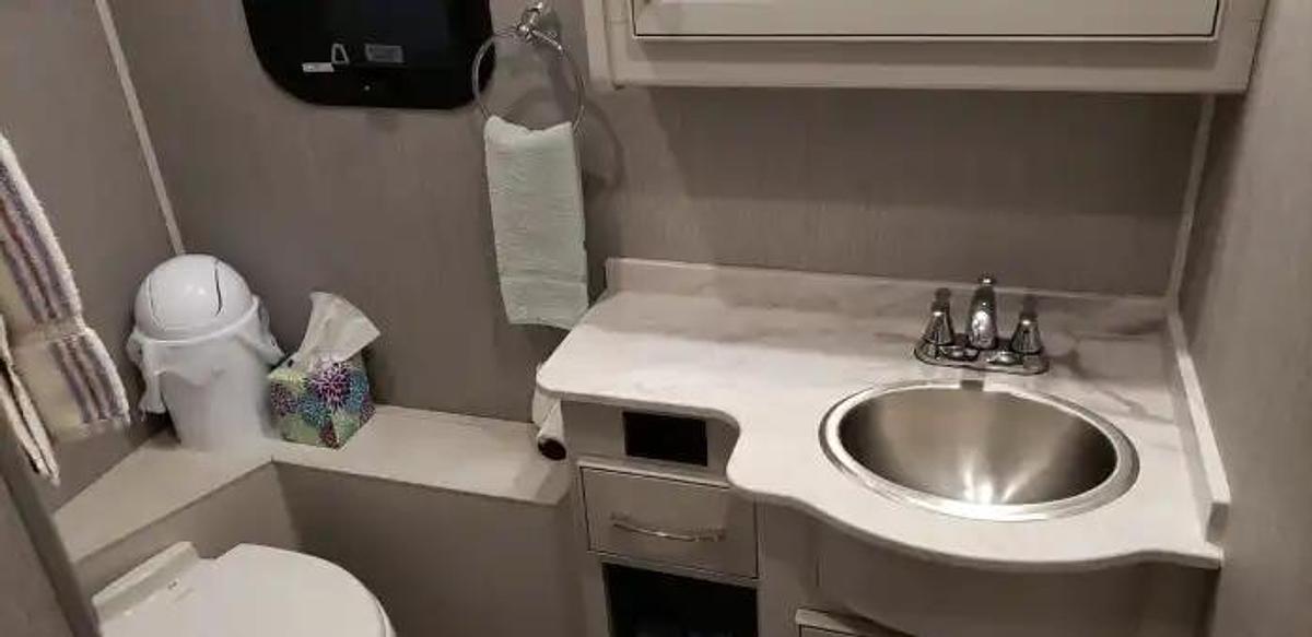 Used 2023 Fleetwood Bounder 35K