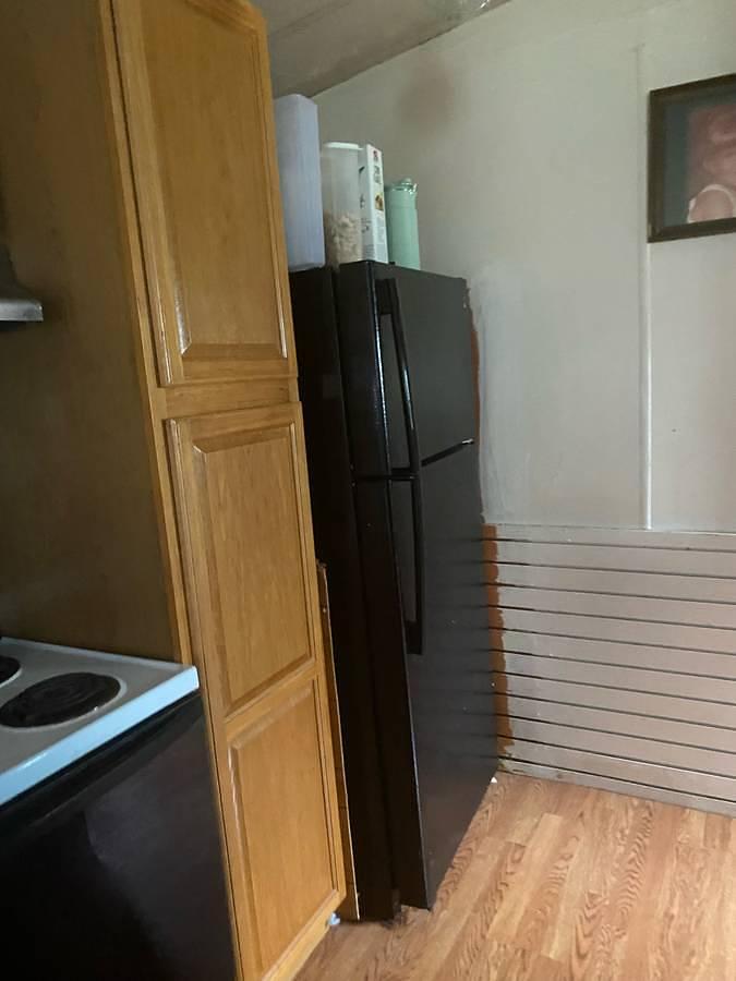 Used 1985 Mobile Home 18x75