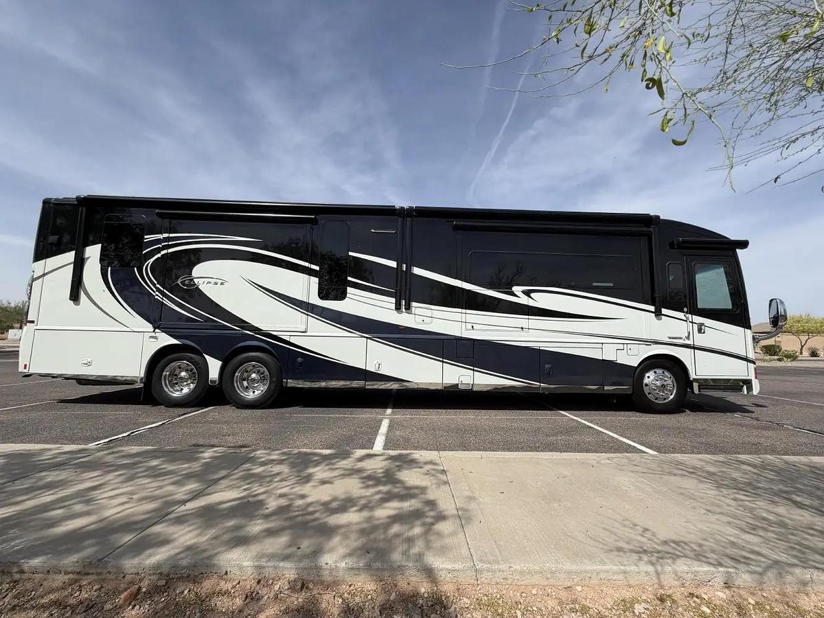 Used 2015 Winnebago Itasca Ellipse 42HD
