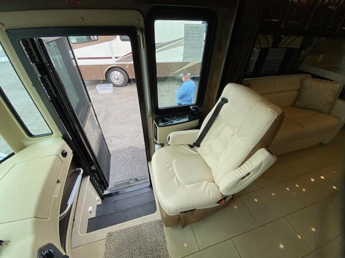 Used 2016 Tiffin Motorhomes Phaeton 40QBH Class A Motorhome