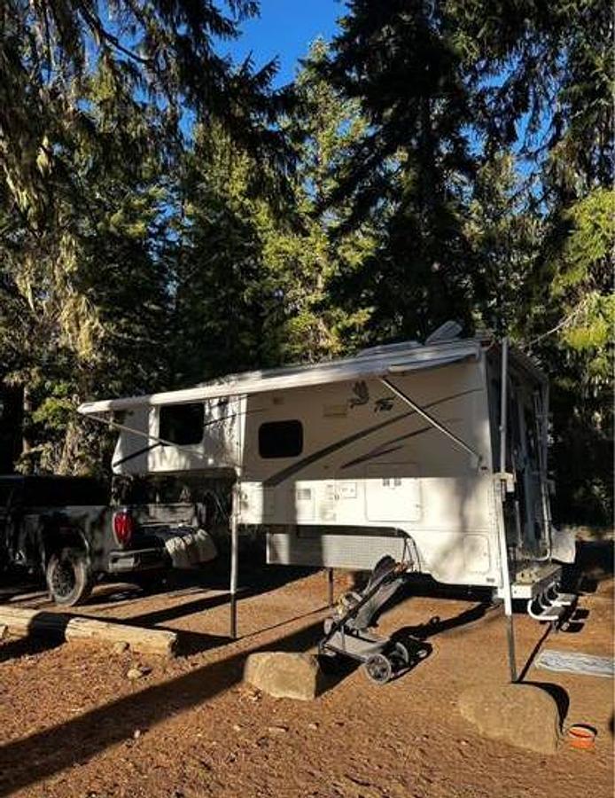 Used 2005 Arctic Fox 990