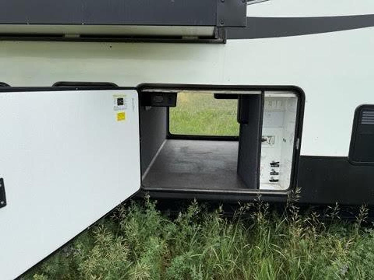 Used 2019 Heartland Big Horn 3925MLP Fifth Wheel