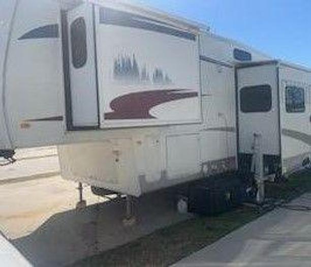 Used 2007 Forest River Cardinal 36RLE