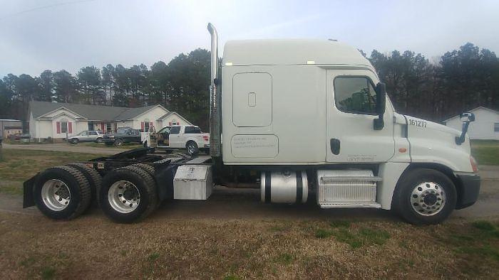 Used 2015 Freightliner FLGF4170