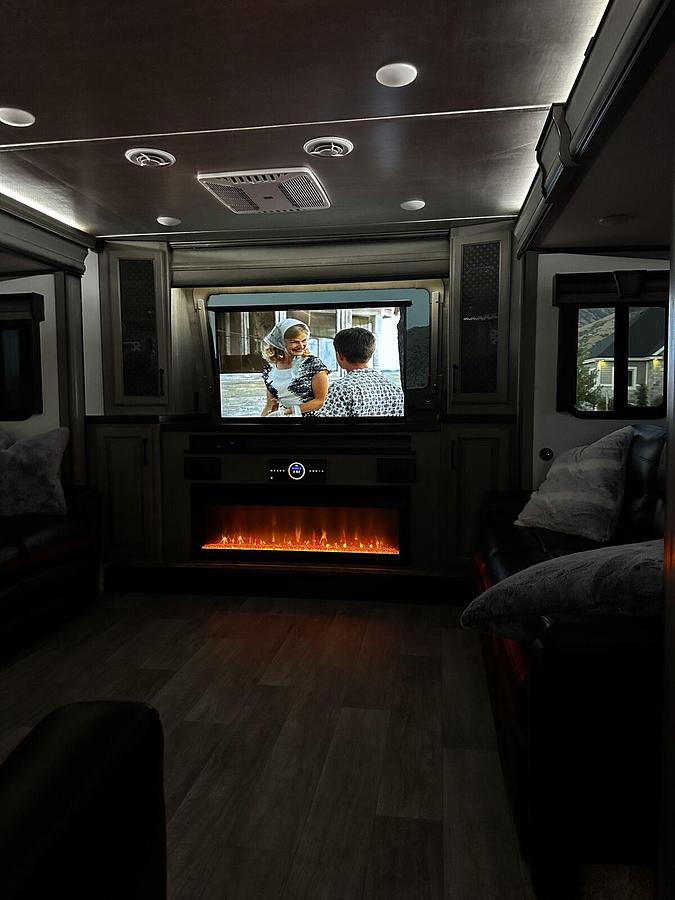 Used 2022 Keystone Montana Legacy 3761FL Fifth Wheel