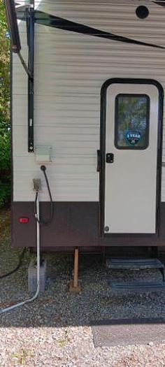 Used 2021 Keystone Residence 401LOFT