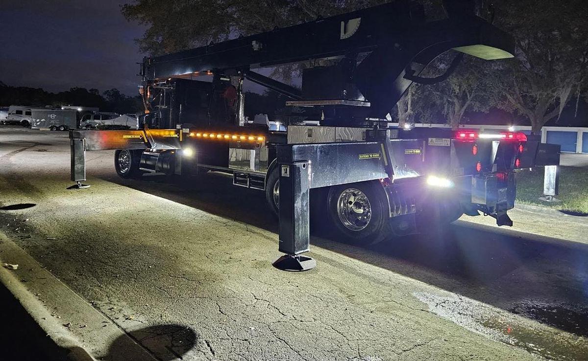 Used 2003 Peterbilt 357 Crane