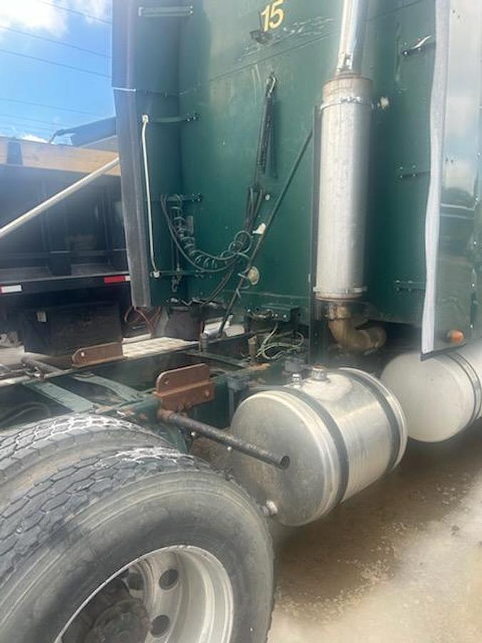 Used 2005 Freightliner Cascadia