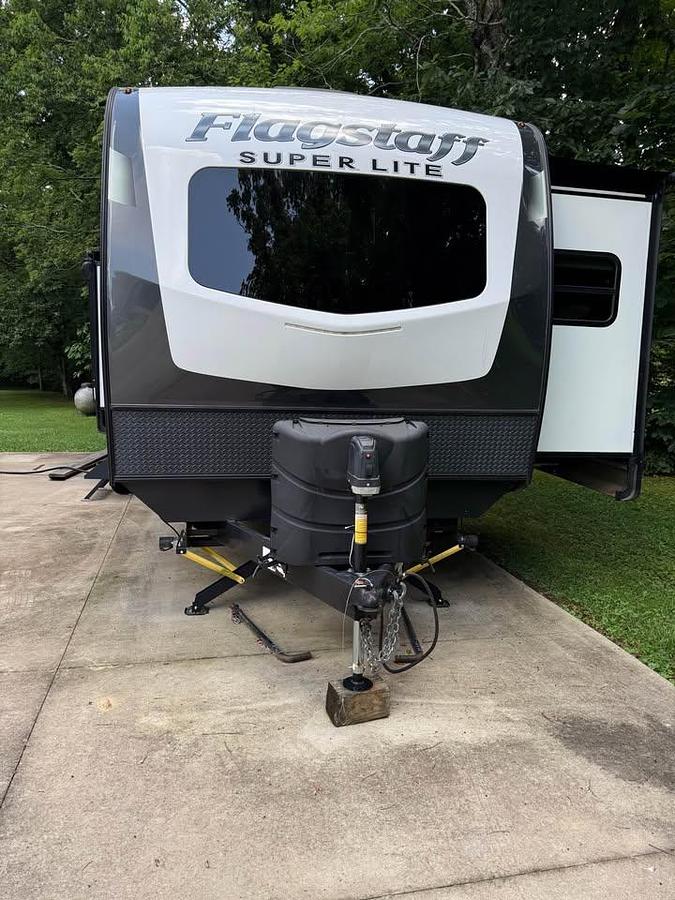 Used 2021 Forest River Flagstaff 29RLBS