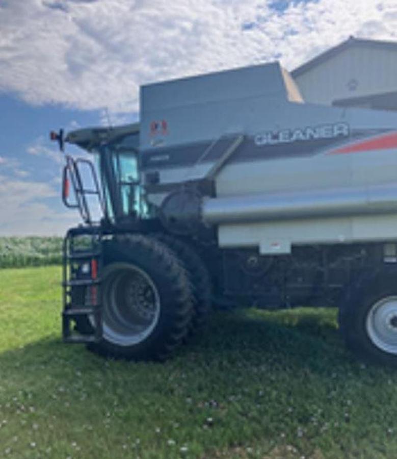 Used 2008 GLEANER R65 Combine