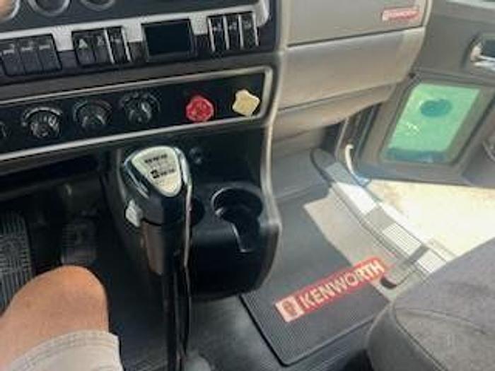 Used 2013 KENWORTH T660