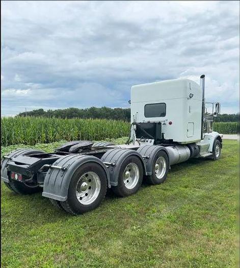 Used 2015 Peterbilt 367