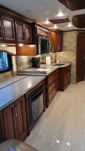 Used 2017 Newmar Ventana 3709