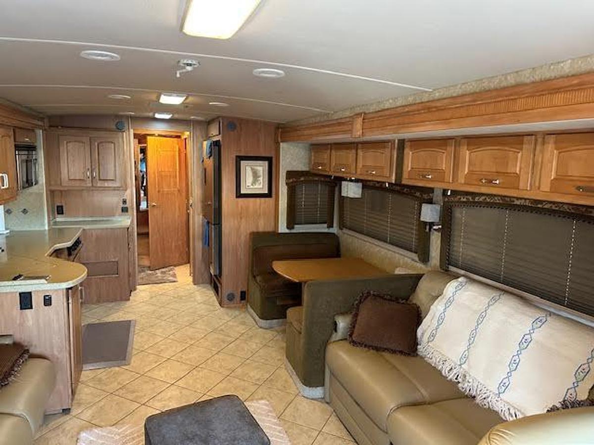 Used 2008 Winnebago Tour 40KD Class A Motorhome