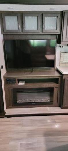 Used 2021 Coachmen Brookstone 398MBL