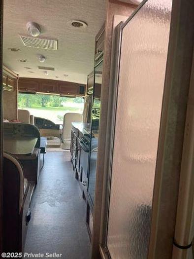 Used 2015 Winnebago Vista 31KE