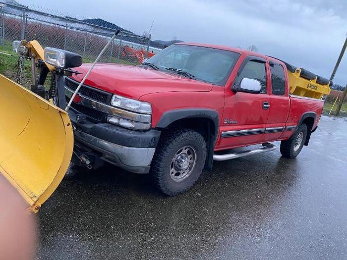 Used 2002 Chevrolet Silverado 2500HD with Snow Plow