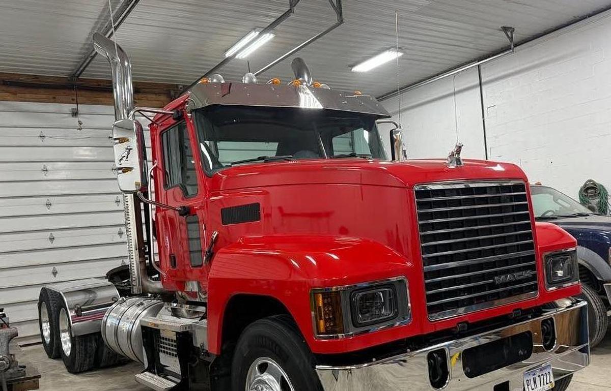 Used 2020 MACK PINNACLE 64T Day Cab