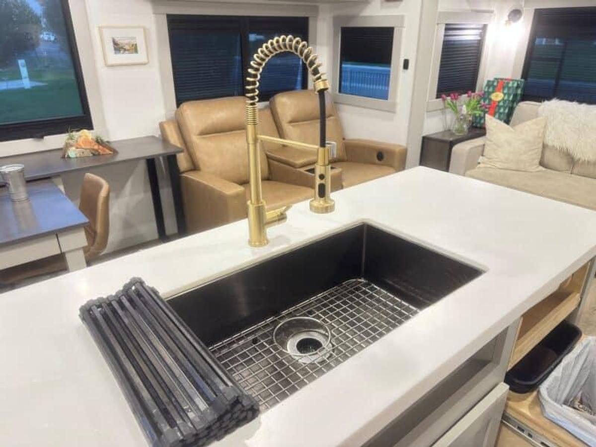 Used 2025 Brinkley Z2900 Fifth Wheel